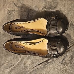 Size 7.5, black Reaction Kenneth Cole pumps. Gently worn.